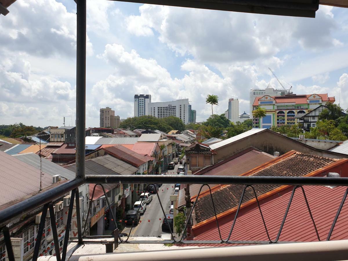 Hornbill'S Nest Kuching Hostel Exterior photo