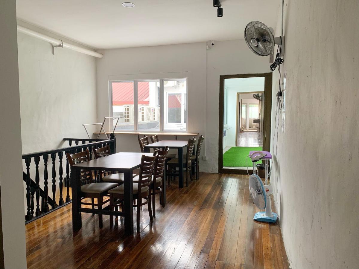 Hornbill'S Nest Kuching Hostel Exterior photo